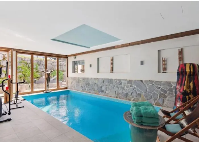 7-bedroom Private Pool And Stunning Views *