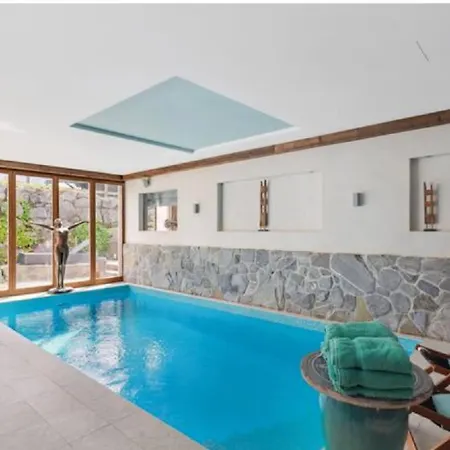 7-bedroom Private Pool And Stunning Views *